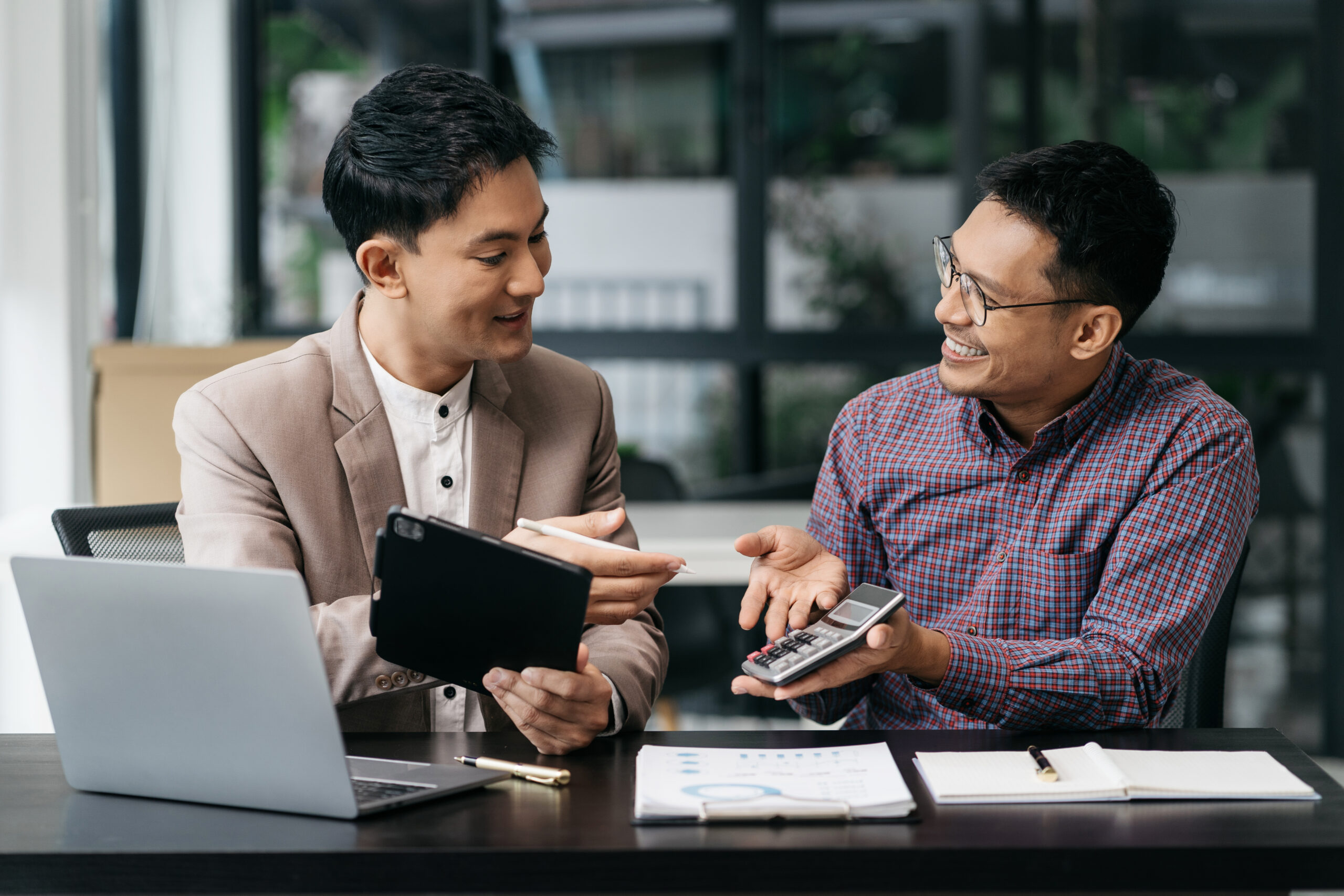 Konsultan Pajak Jakarta Profesional dan Berpengalaman Konsultan pajak Jakarta memberikan solusi perpajakan yang tepat bagi perusahaan.