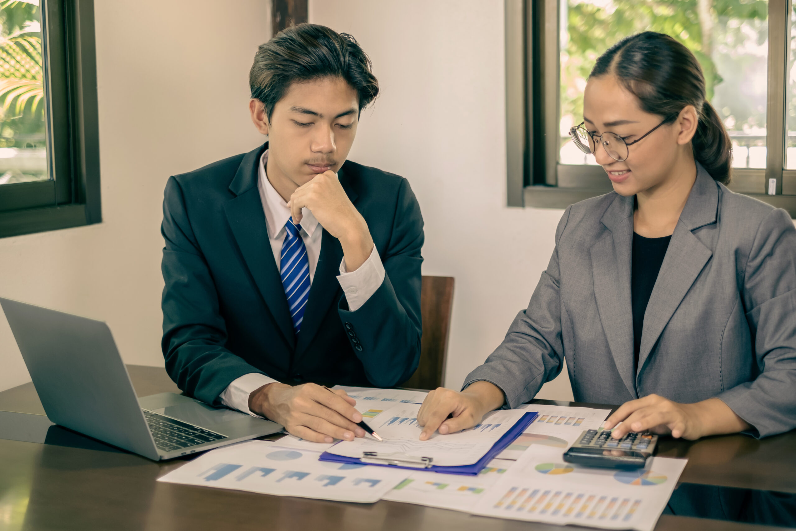 Ilustrasi layanan Abide Tax Consulting sebagai konsultan pajak profesional