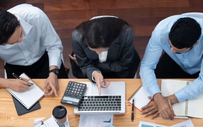 Ilustrasi regulasi pajak dan konsultan pajak profesional Abide Tax Consulting.